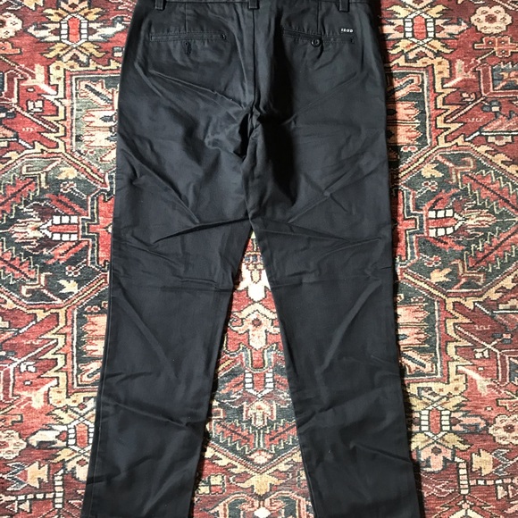 IZOD Chino - Picture 4 of 4